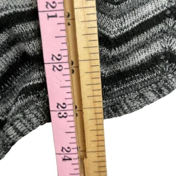 AB Studio Sweater Womens XL Gray Black Knit Zig Zag Pattern Cape Shawl Crew Neck - Picture 7 of 8